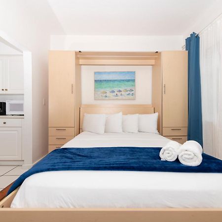 Apartments On Collins 마이애미 비치 외부 사진