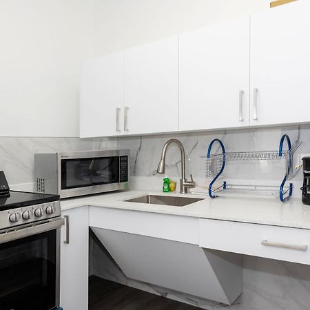 Apartments On Collins 마이애미 비치 외부 사진