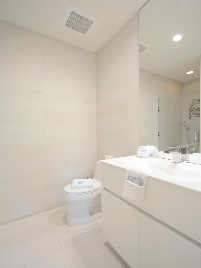 Apartments On Collins 마이애미 비치 외부 사진