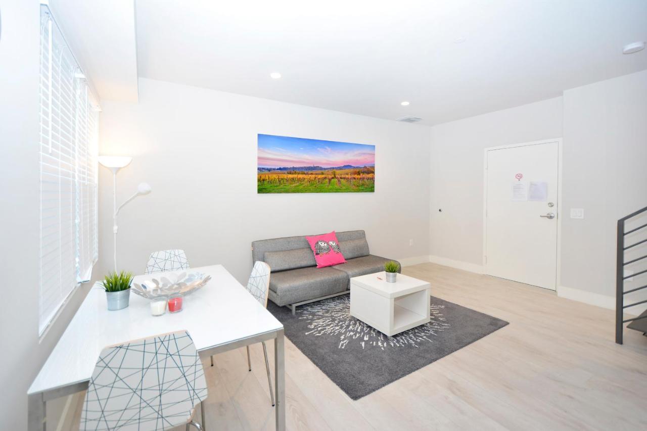 Apartments On Collins 마이애미 비치 외부 사진