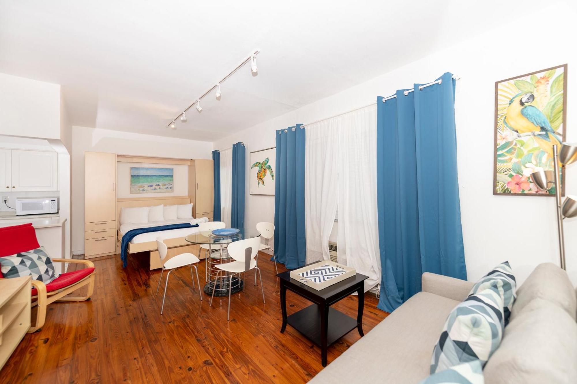 Apartments On Collins 마이애미 비치 외부 사진