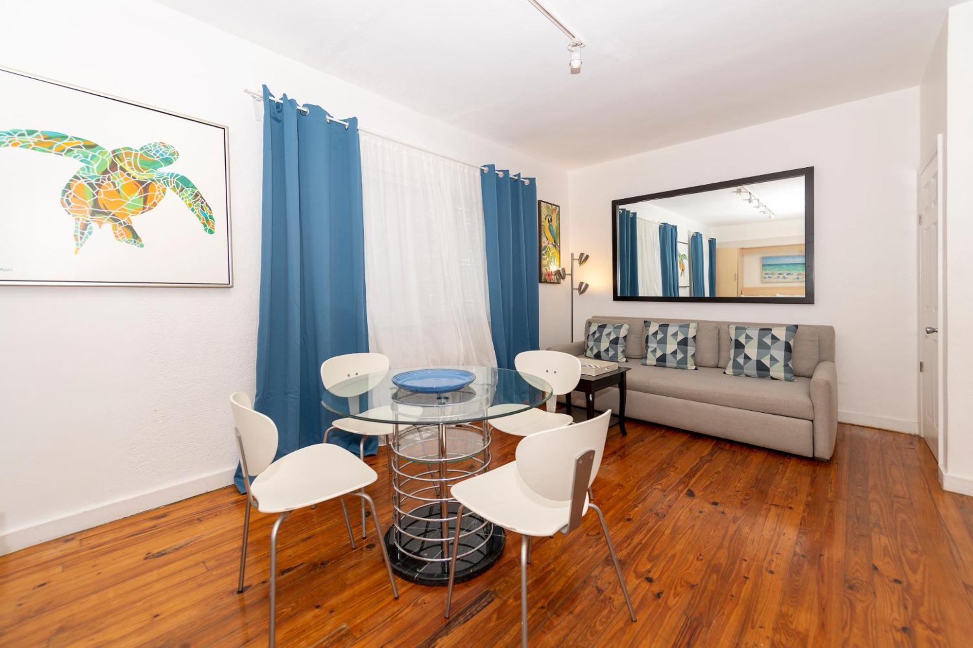 Apartments On Collins 마이애미 비치 외부 사진