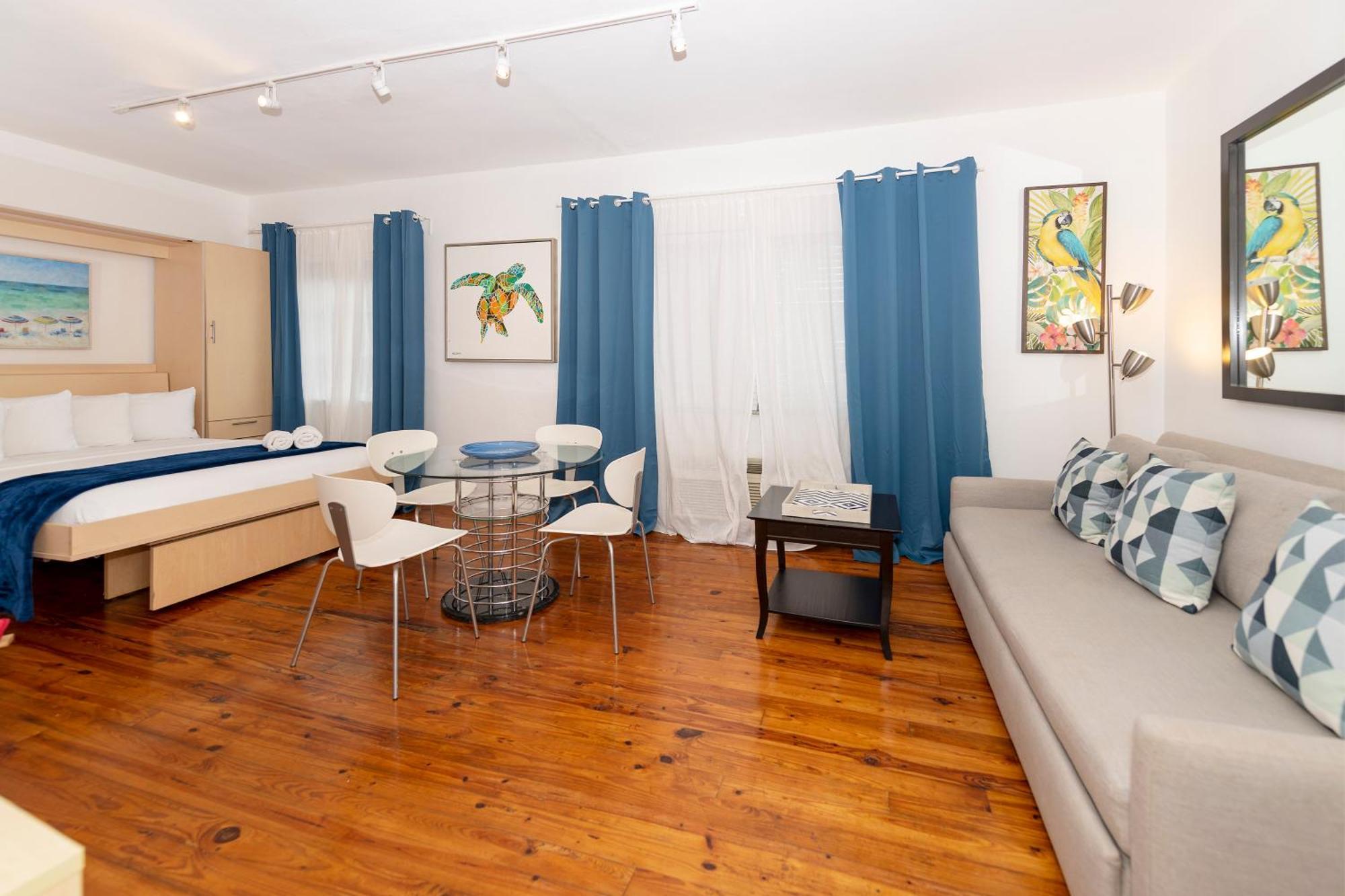 Apartments On Collins 마이애미 비치 외부 사진