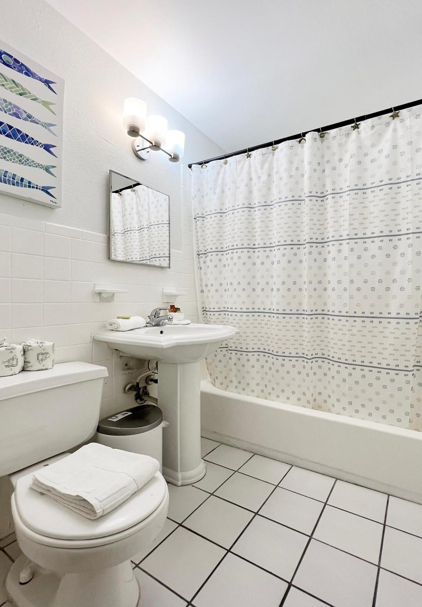 Apartments On Collins 마이애미 비치 외부 사진