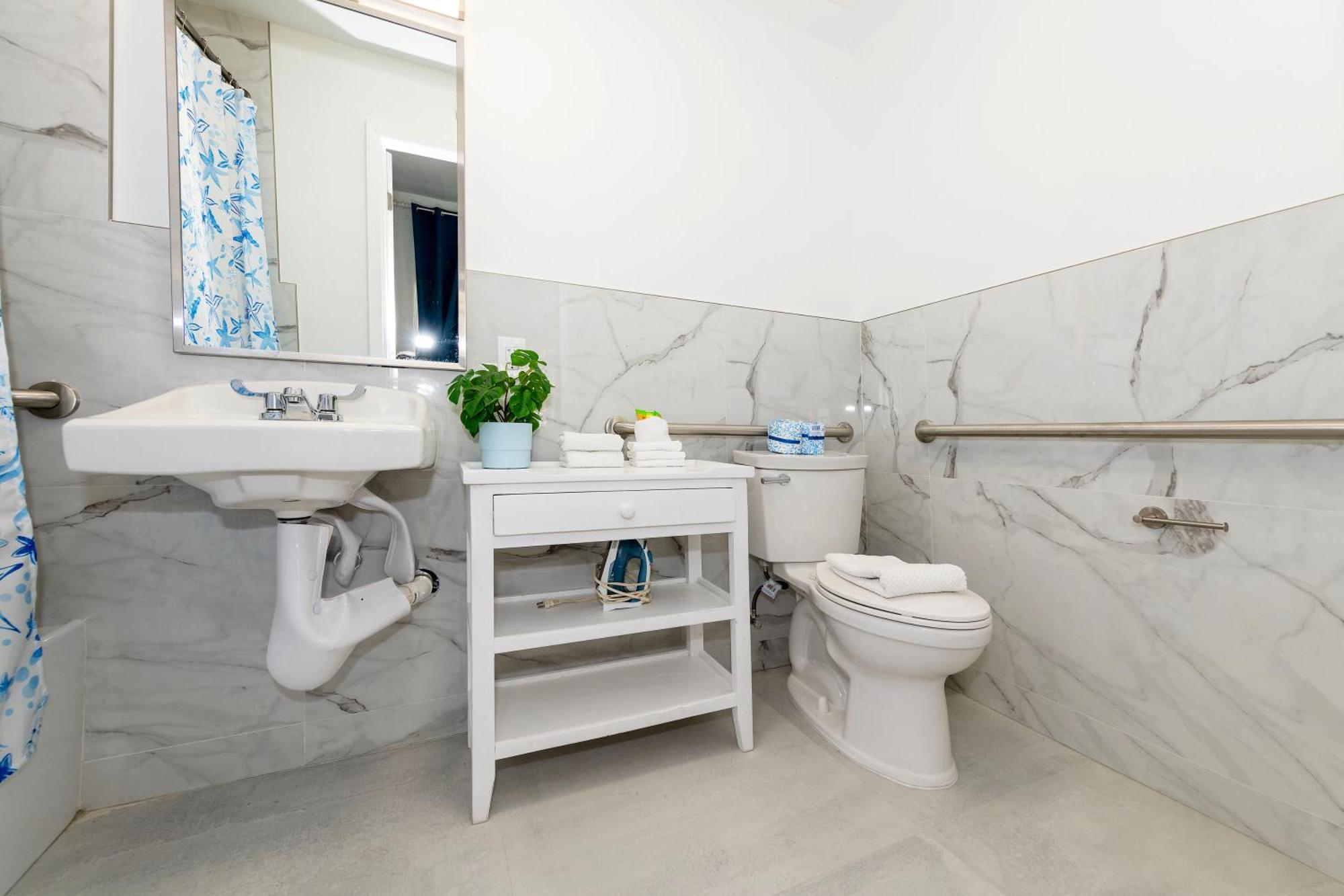 Apartments On Collins 마이애미 비치 외부 사진